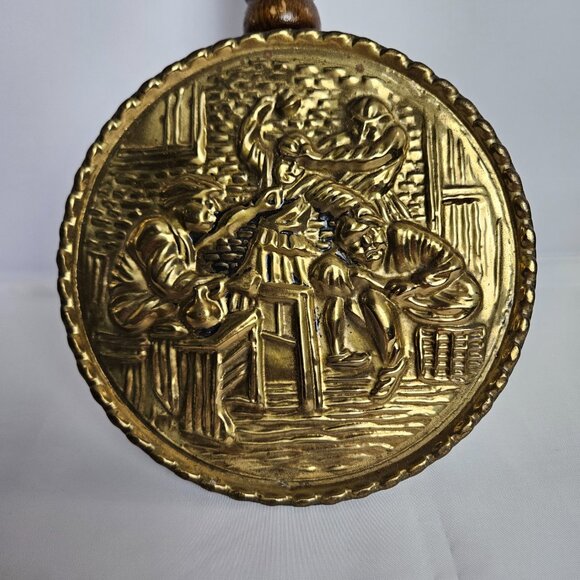 English Brass & Wood Bed Warmer – Embossed Scene Design – 19" Long Vintage - Picture 2 of 12